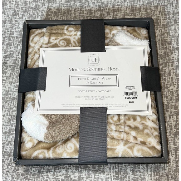 Modern Southern Home Plush Reader’s Wrap (22x88in) & Sock Set One Size Fits All - Picture 1 of 5